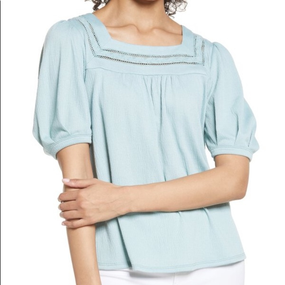 Everleigh gorgeous green ( mint ) top with lattice/laced detailing. Size…
